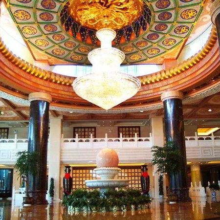 International Hotel Lijiang  Bagian luar foto