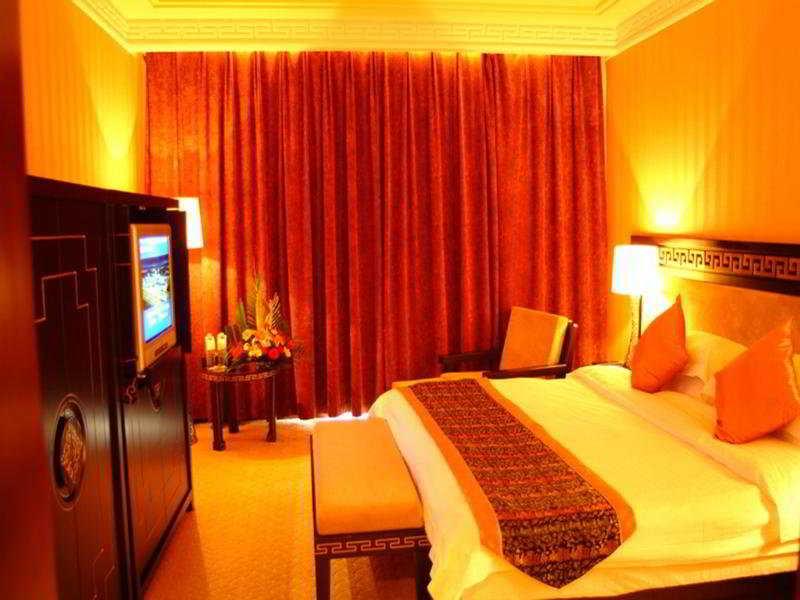 International Hotel Lijiang  Bagian luar foto